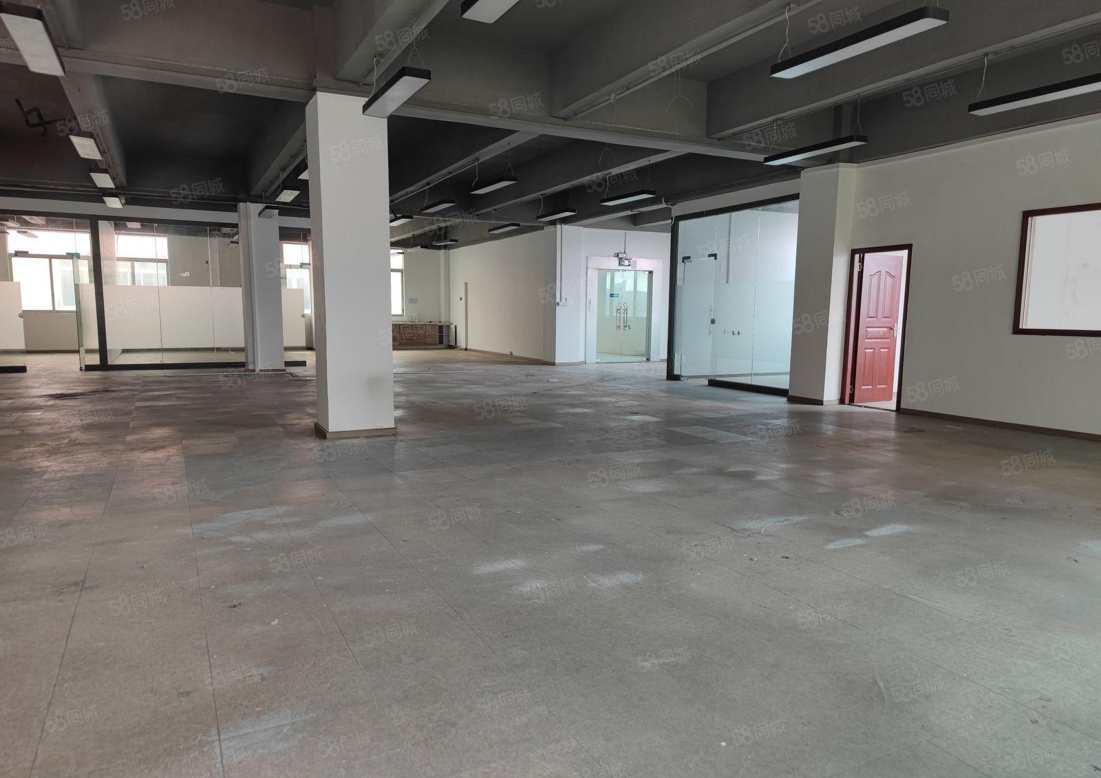 深圳厂房福永和平楼上单层厂房出租电梯口带洁净车间非常适合贴片