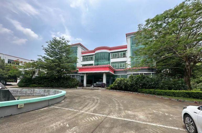 松岗红本花园式独门独院厂房12800平出租超大空地带精装办公