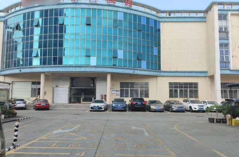 沙井后亭地铁口附近楼上400平单位独立好利用有独立卫生间