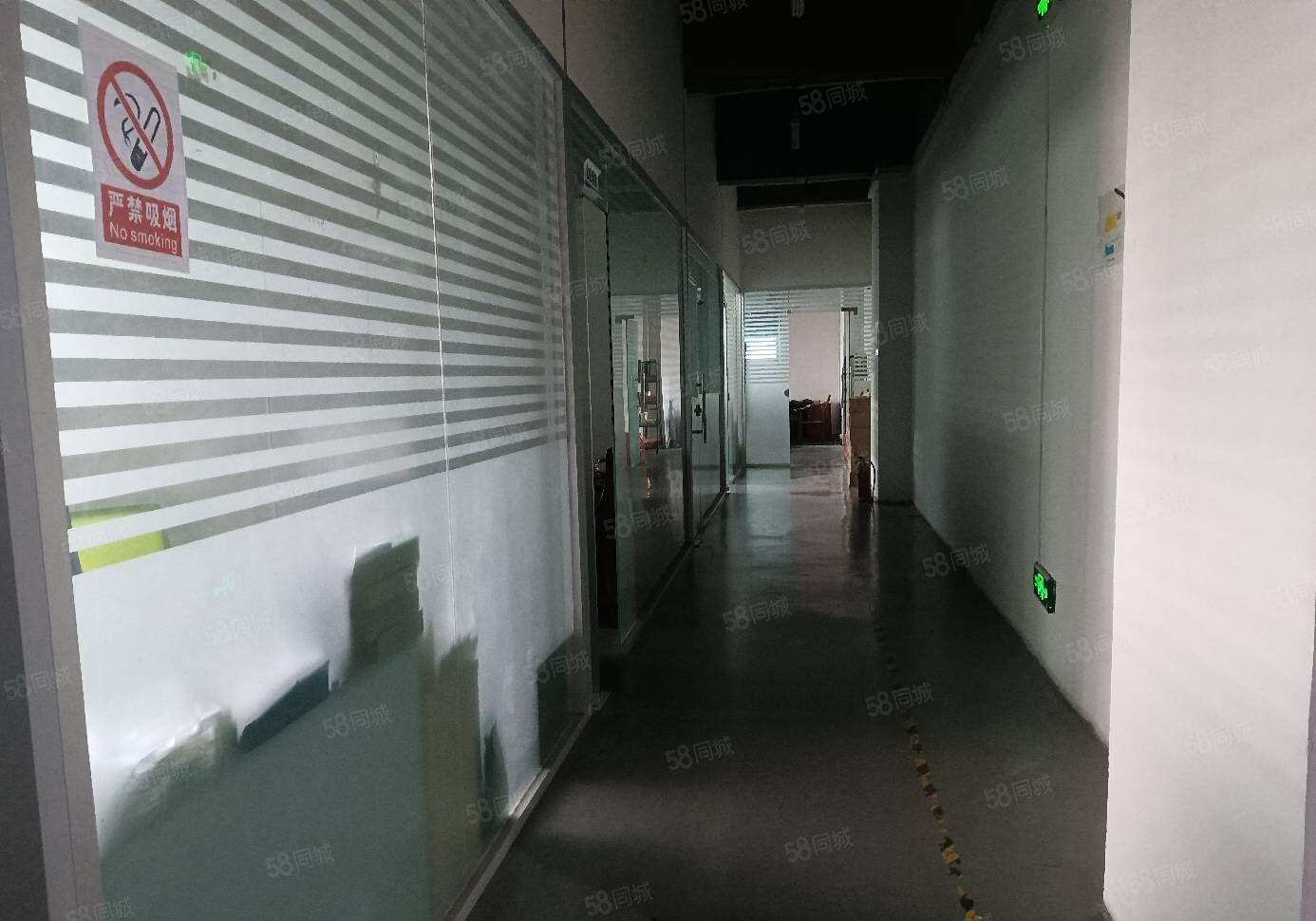 石岩外环新出厂房楼上13000平方现有前台办公室装修