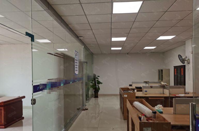 石岩同富裕工业区3楼整层1000平厂房出租，零公摊500起租