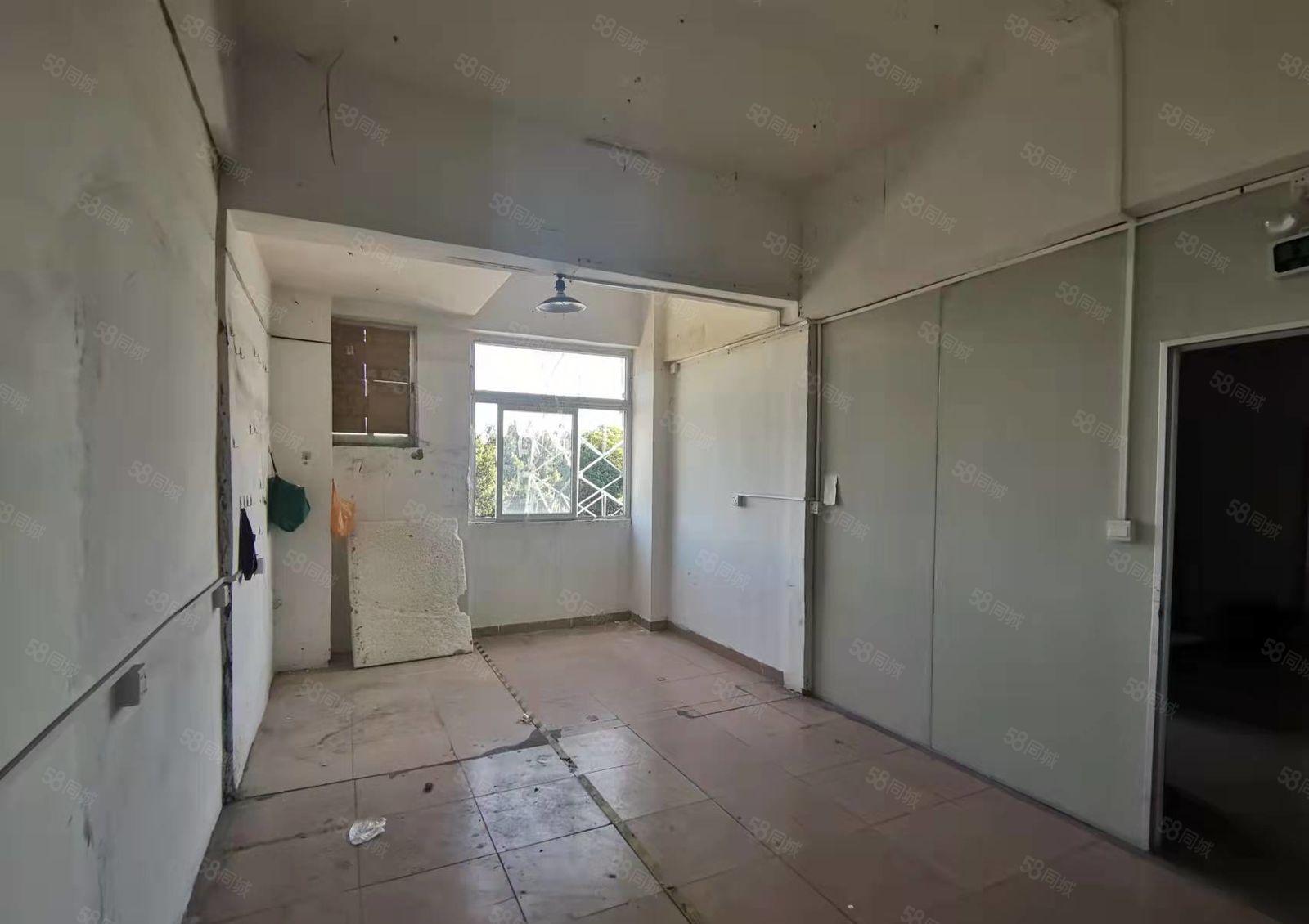 沙井后亭地铁口靠近松岗小面积 200平，适合初创业者租金便宜