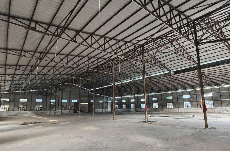 独门独院钢构1000平到4000平大小均可选择拖头挂车随便进