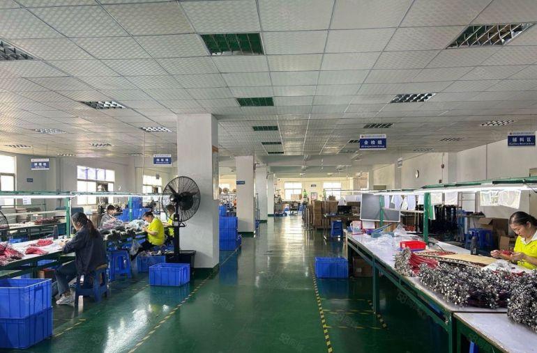 低价26元松岗整层1900平精装修厂房出租可分租原房东招租