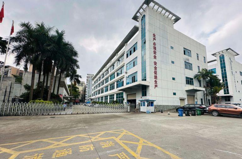 石岩上屋地铁口新出精装修红本一楼厂房1800平出租可分租