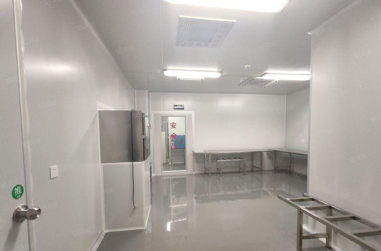 西乡黄田地铁站附近，大型园区楼上1360平，带有小型无尘车间