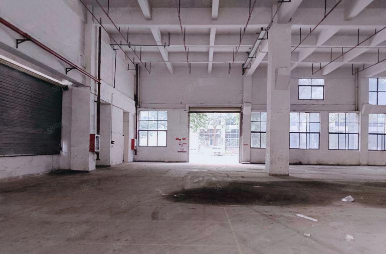 23元！黄田地铁口附近大型工业园一楼及楼上整层各3300平！