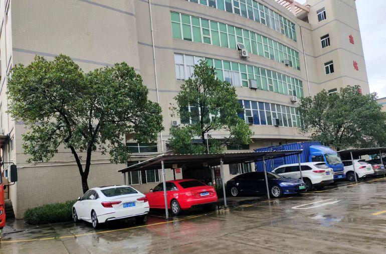 石岩黄峰岭工业区1楼1860平方厂房仓库出租