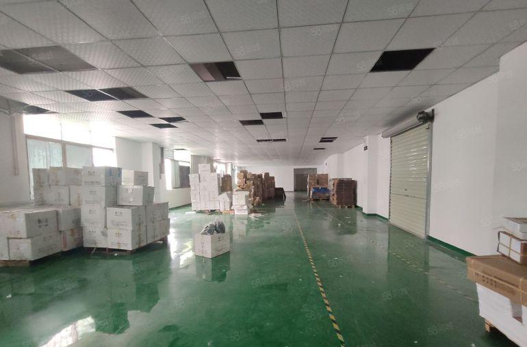 固戍一路附近，新出楼上半层630平带装修厂房 仓库原房东直租