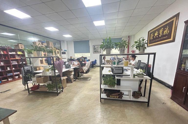 24元起西乡地铁口1000平楼上精装修厂房出租仓库出租可分租