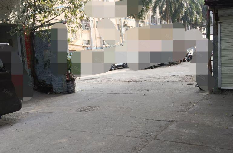 西乡鹤洲桥底附近一楼260平，适合五金生产，仓库！