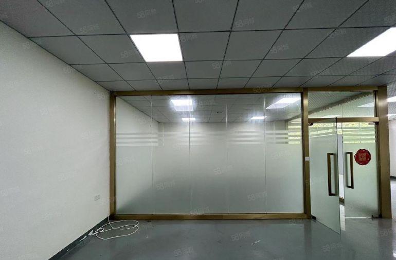 西乡鹤洲恒丰附近，大型工业园，带装修400平650平厂房出租