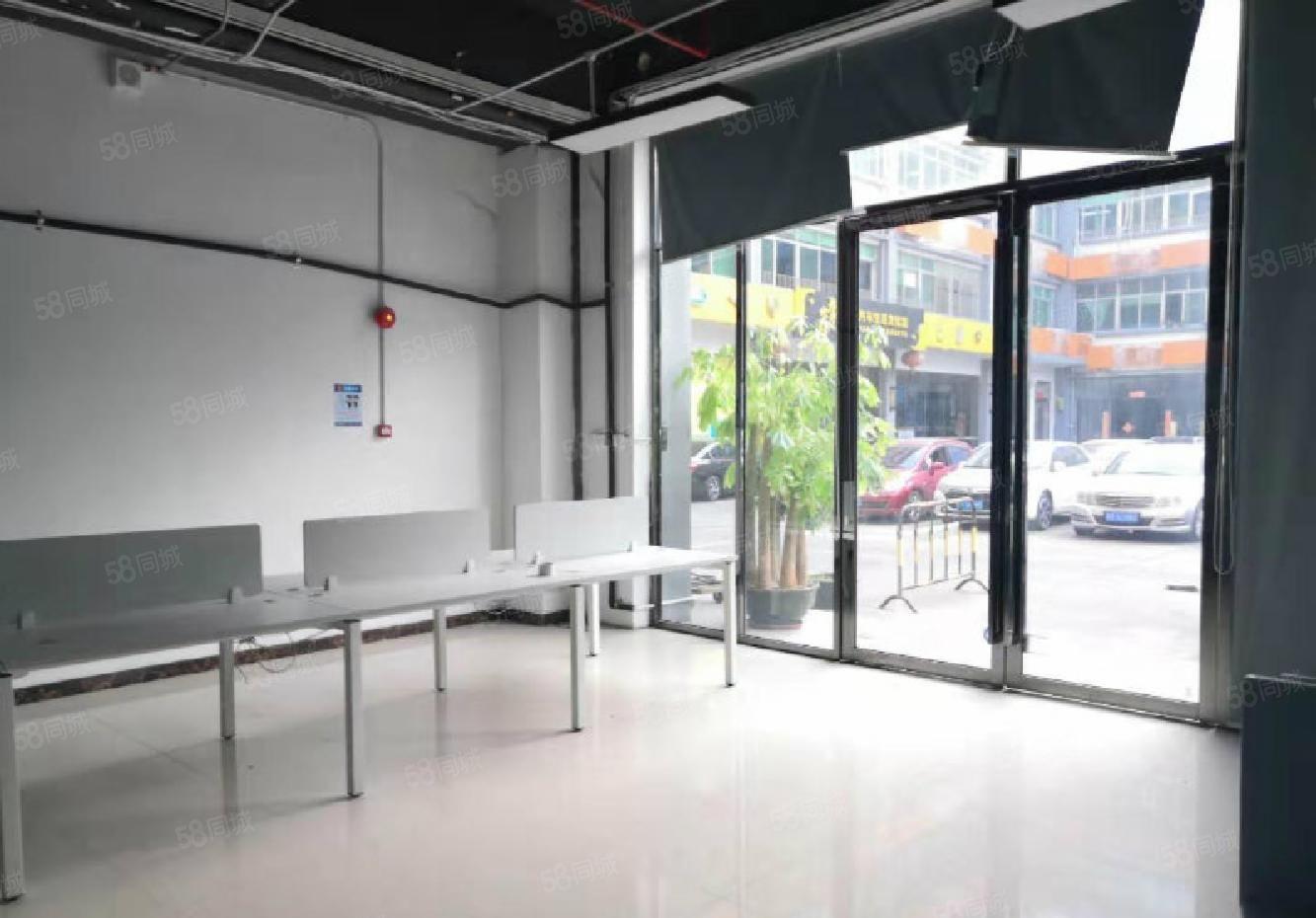 石岩北环创富科技园旁新出一楼440平精装厂房出租。