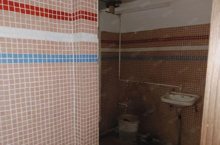 固戌原房东楼上330平，带办公室车间仓库