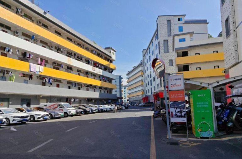 合同十年 西乡固戍地铁口独门独院7700平村委厂房出租可分租