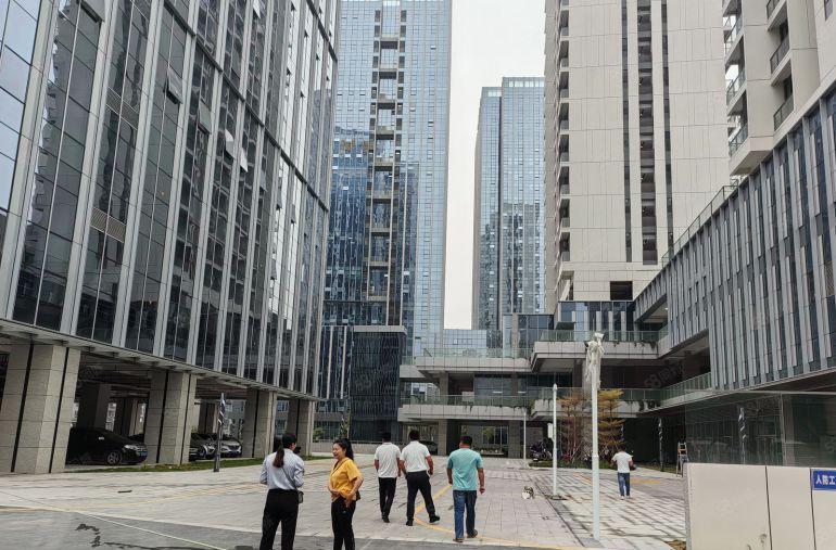 西乡宝田地铁107国道边办公室研发电商268平起租配家私空调