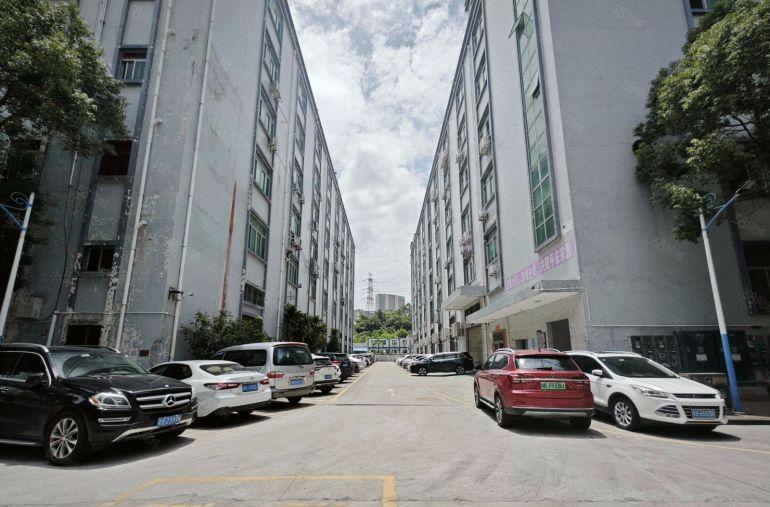 石岩原房东独门独院红厂房出租300平起楼精装修电商仓库出租