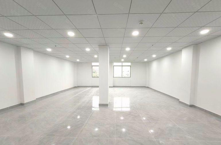 西乡固戍小面积100平136平办公厂房出租，两吨货梯，电到位