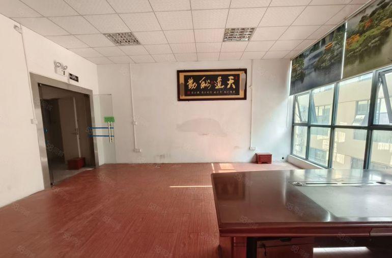 西乡固戍地铁口，全落地窗采光，带装修750平厂房出租