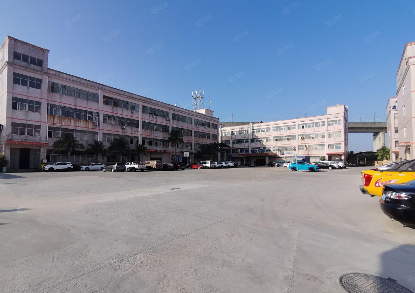 石岩爱群路旁2000平原房东厂房出租500平起租双货梯