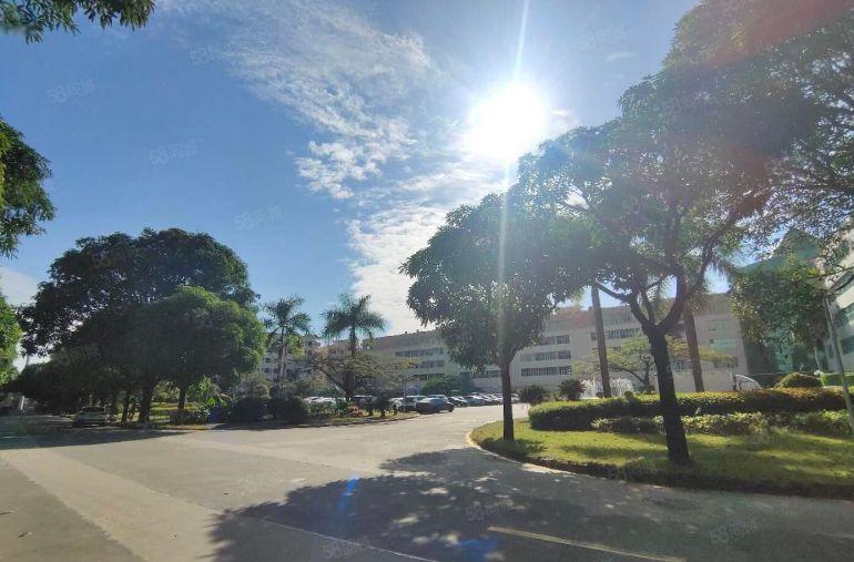 石岩地铁口旁原房东重工业厂房5000平方出租可分租可办环评