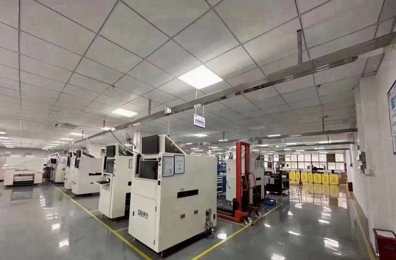 200平起分沙井新桥楼上2000平精装修工业园区厂房出租低价