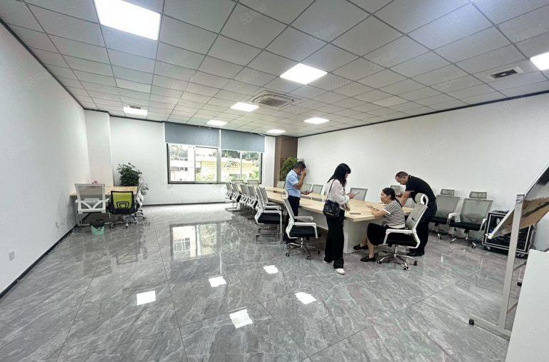 石岩地铁口工业园区2000平方无尘车间厂房出租可分租