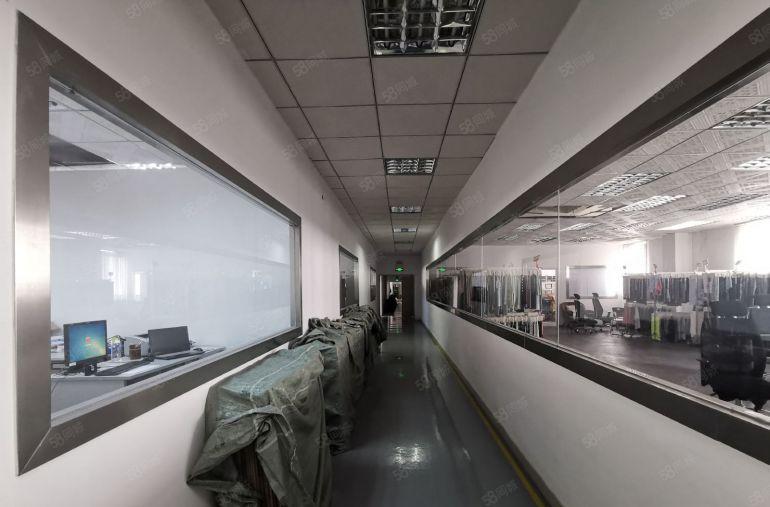 石岩料坑高速口厂房2000平，适合电子，组装，研发，可配宿舍