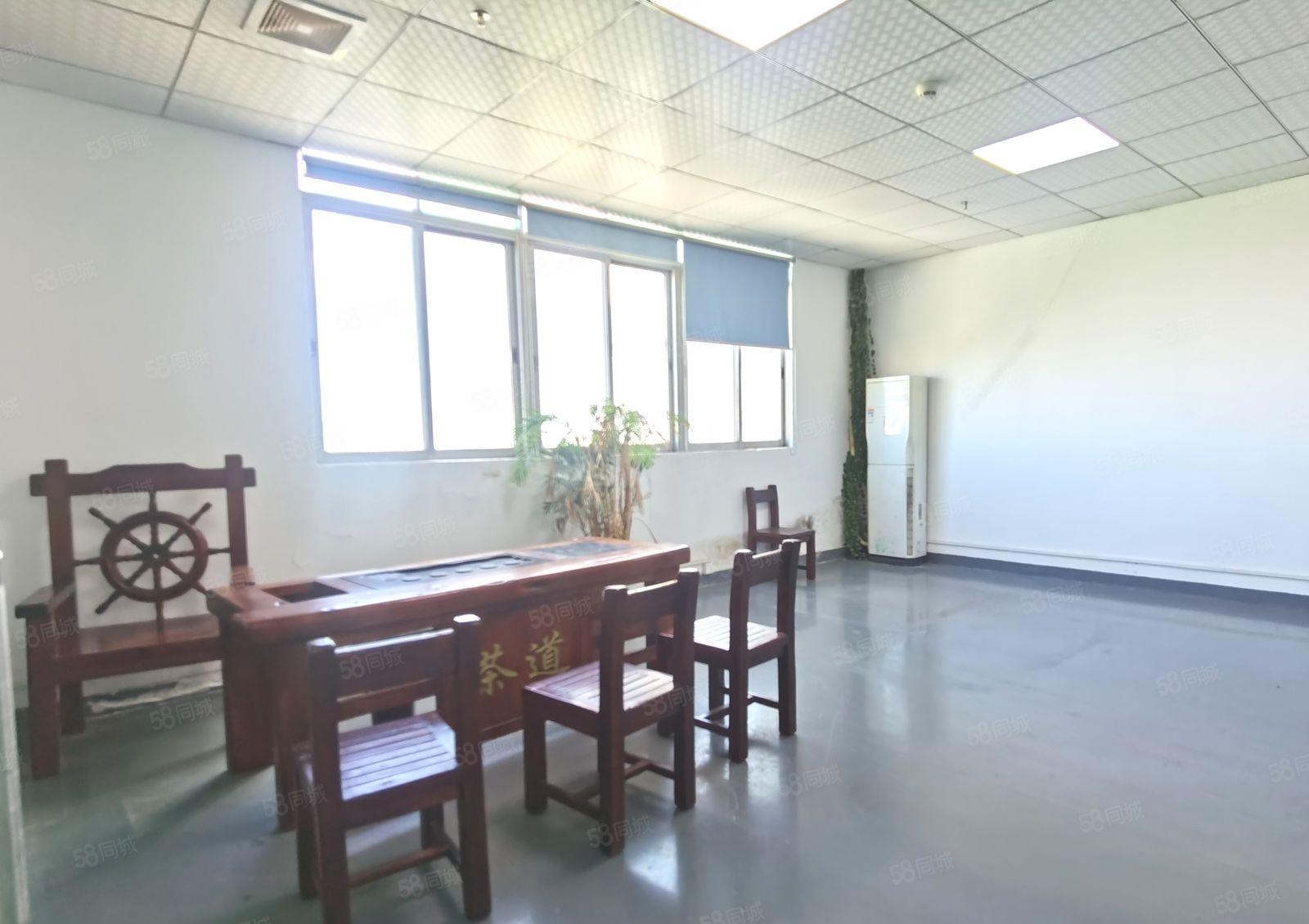 福永全新创意园楼上600平精装修无转让费出租