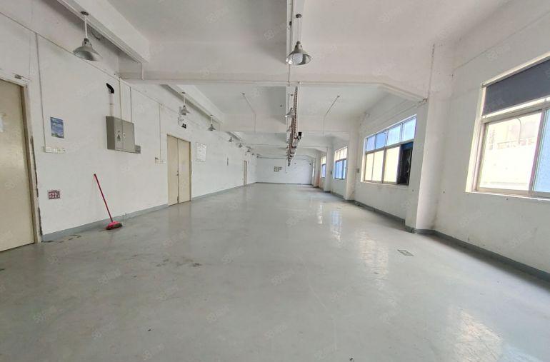 西乡宝安大道，后瑞地铁站，钟屋工业园新出388平厂房仓库出租