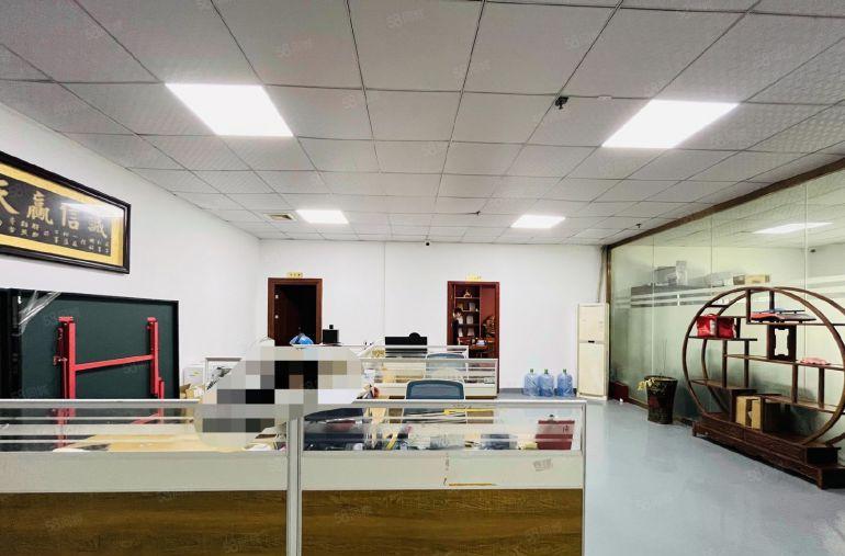 西乡簕竹角大型园区楼上精装1085平厂房，有无尘车间低价出租