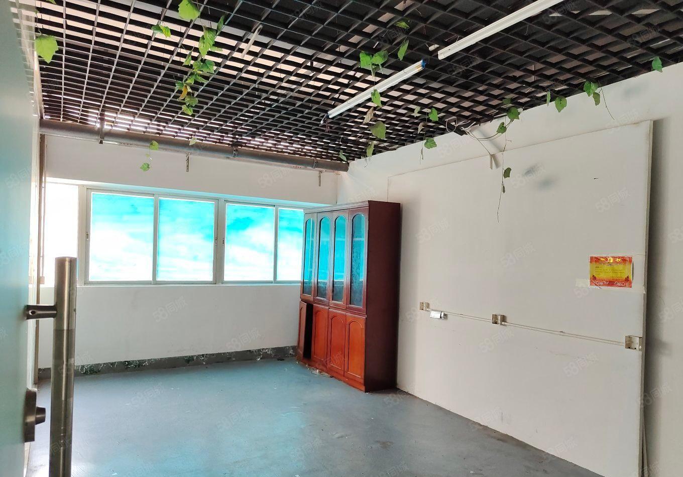 石岩北环路地铁口6号线新出原房东带精装修低价厂房出租无转让费