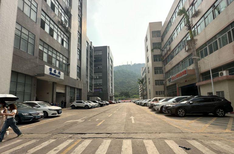 西乡桃源居附近原房东楼上2000平精装修厂房出租电子办公仓库