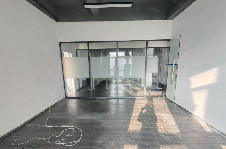 西乡，臣田工业园，楼上带装修整层1050平厂房出租，拎包生产