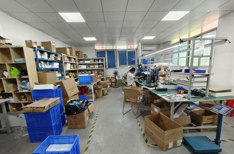 西乡，固戍工业区，楼上带装修260平厂房仓库出租，租金便宜！