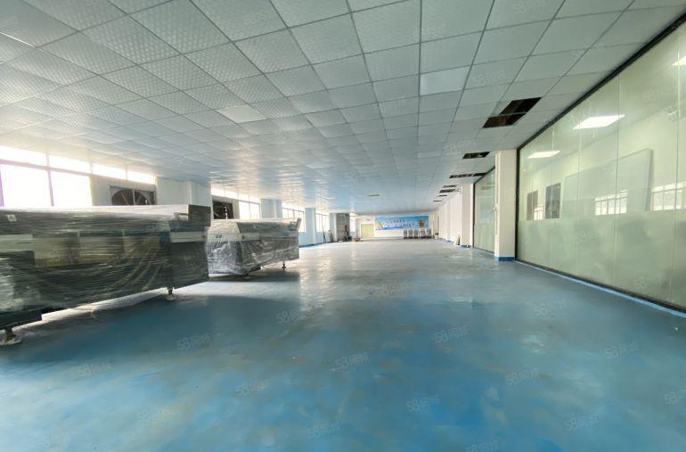 松岗潭头第三工业园区三楼800平方厂房出租带办公室地坪漆吊顶