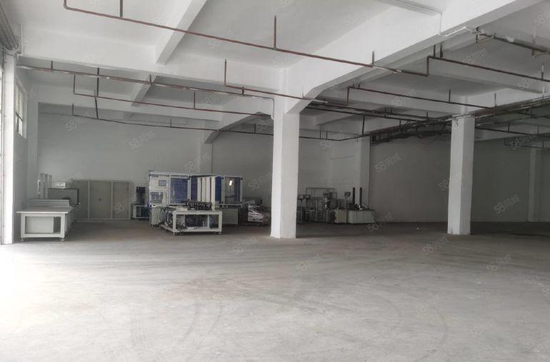 石岩一楼厂房 带消防喷淋 可进挂车  6.5米层高