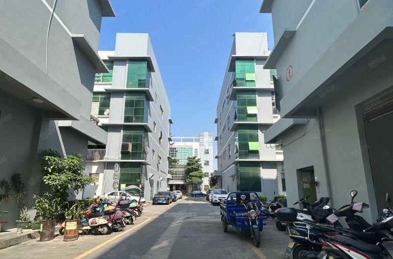 福永实际面积1500平整层厂房出租带精装修无公摊低价招租