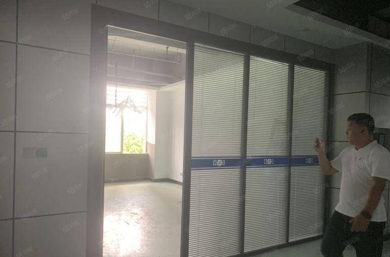 深圳宝安石岩新出3楼精装修500平厂房仓库出租报价20元可分