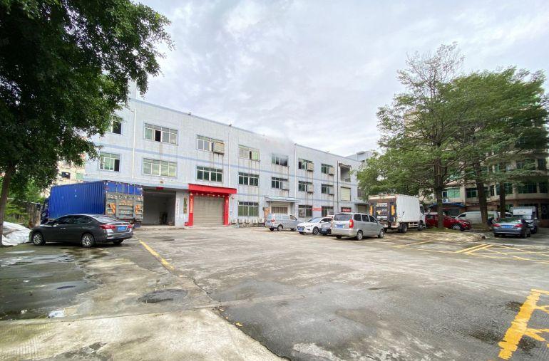 松岗中学对面工业园区新出三楼2700平方厂房出租带办公室装修