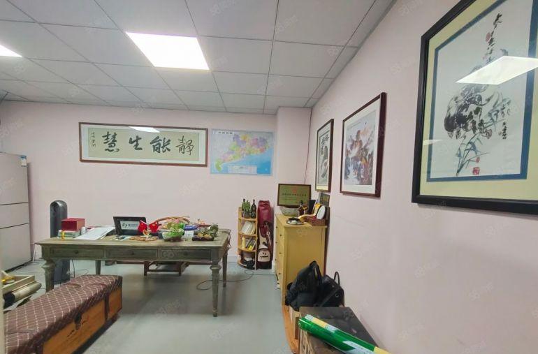 西乡固戍工业区，一楼带装修650平带阁楼厂房出租，租金40