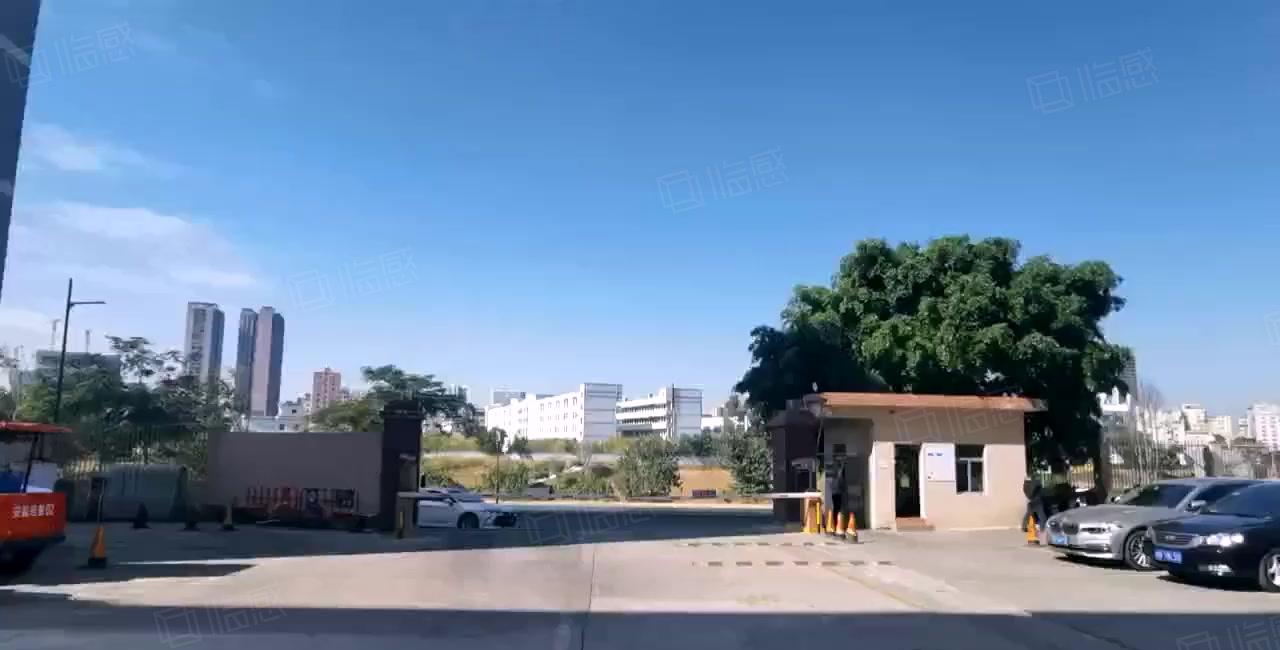 石岩塘头第三工业区二楼整层2400平精装修厂房低价出租可分租