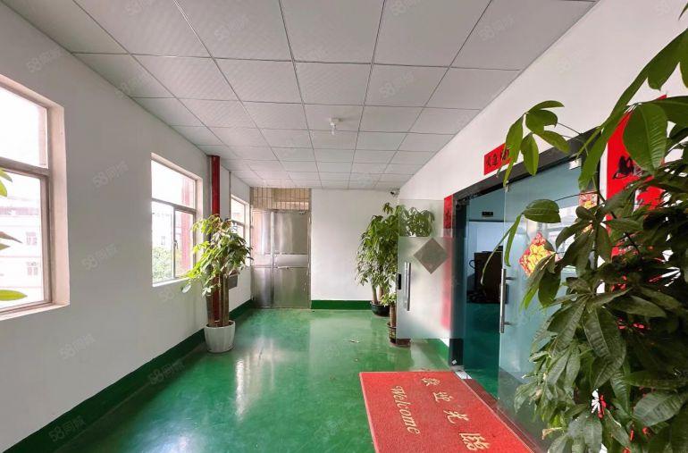 石岩标准工业园楼上600平米带装修厂房招租