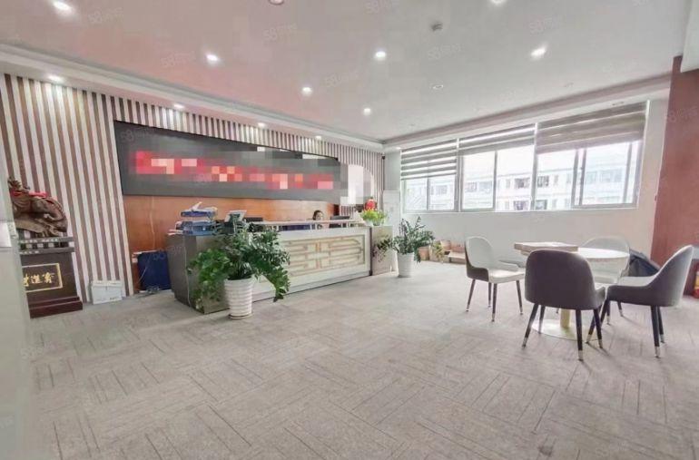 石岩原房东楼上1600平米精装修厂房招租，现成水电办公室