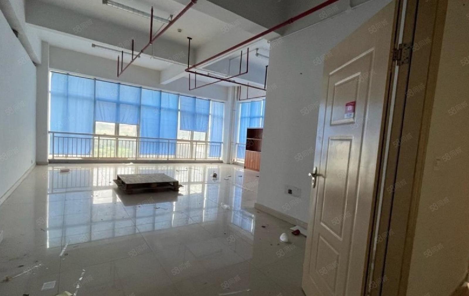 松岗燕罗厂房招租1650平带精装修地坪漆