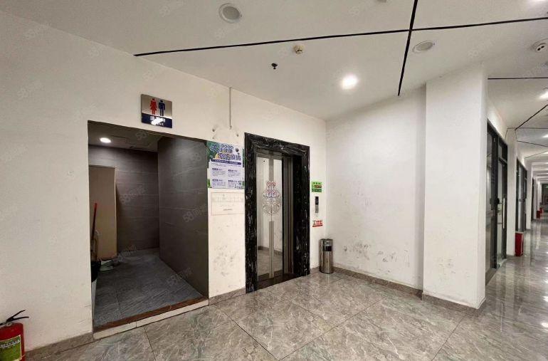 固戍地铁站200米小面积38平复式办公室可办红本租赁特价