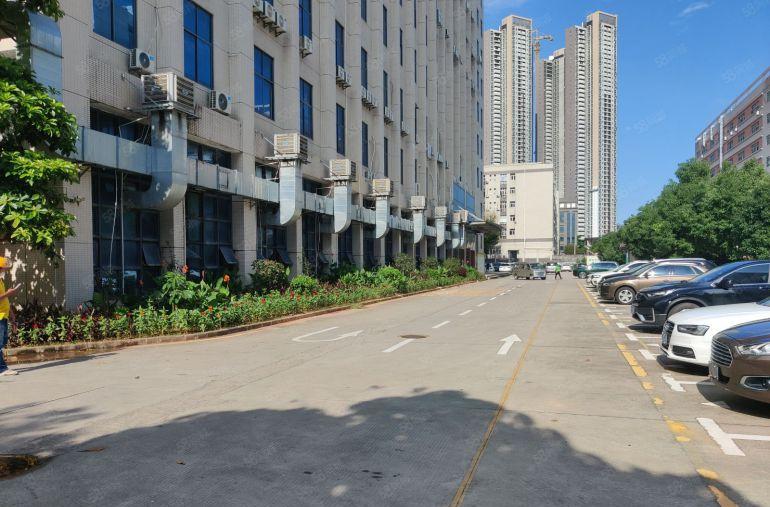 横岗燕川大型工业园二楼1680平方厂房出租带豪华办公室可补贴