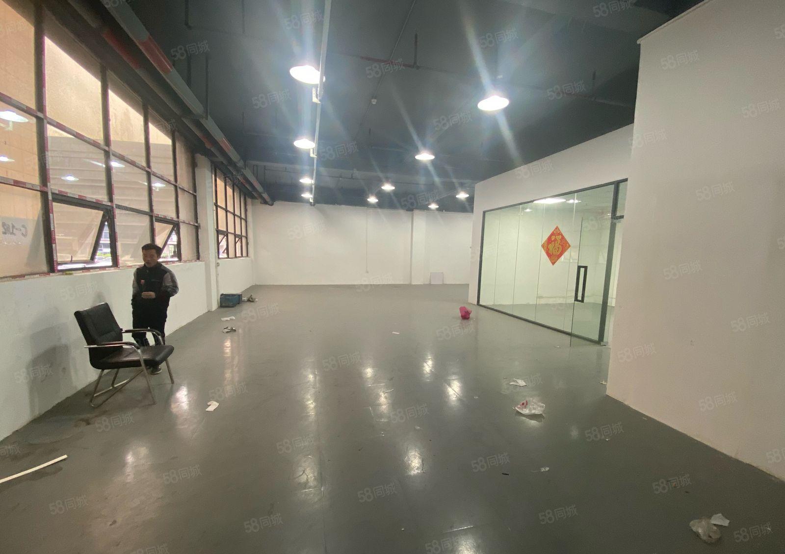 福永新出一楼300平方带装修水电到位带有办公室