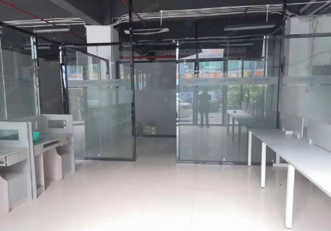 石岩北环创富科技园旁新出一楼440平精装厂房出租。