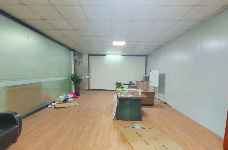 西乡固戍，大型工业园，电梯口位置，带装修610平厂房仓库出租